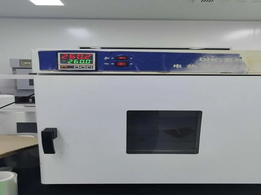 The oven in our lab, its display reading 260.0 °C
